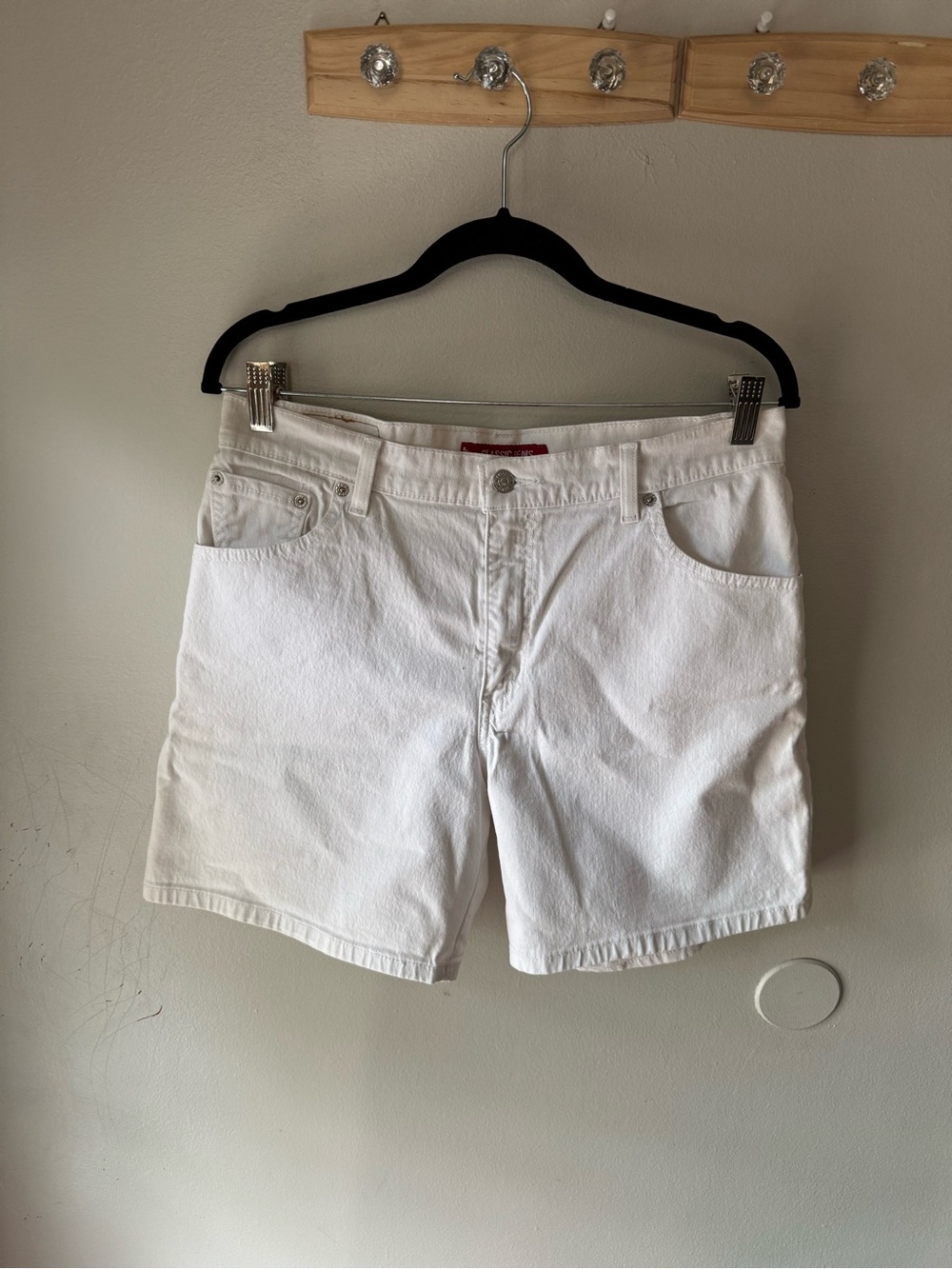 Vintage Levi’s White High Rise Mom Shorts